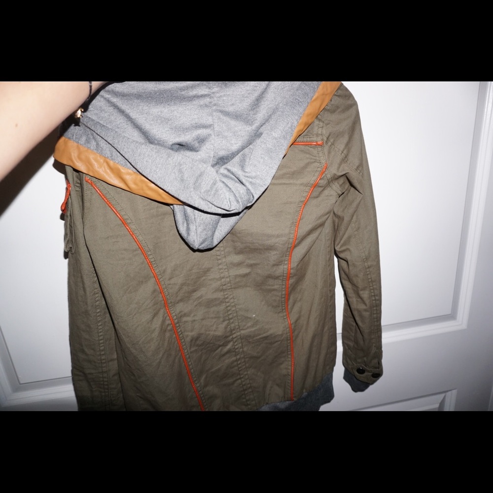 Jacket - Picture 5 of 5